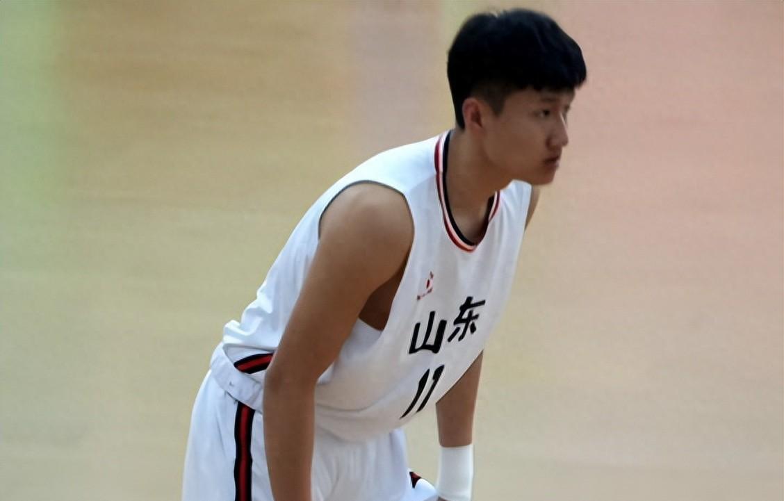 江苏男篮在主场力克山东队，迎来胜利