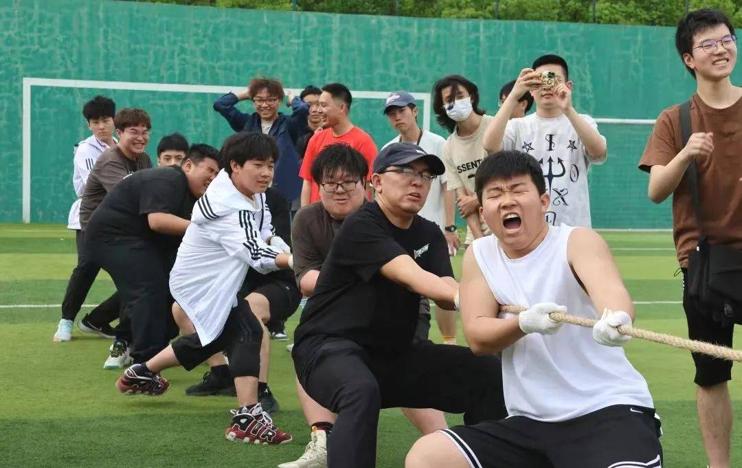 赛场激情四射，精彩瞬间频频上演