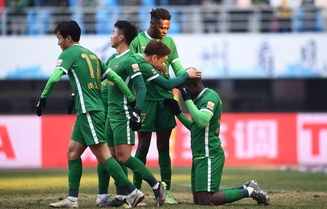 英国威廉希尔-浙江队以坚定决心夺得胜利，完胜对手