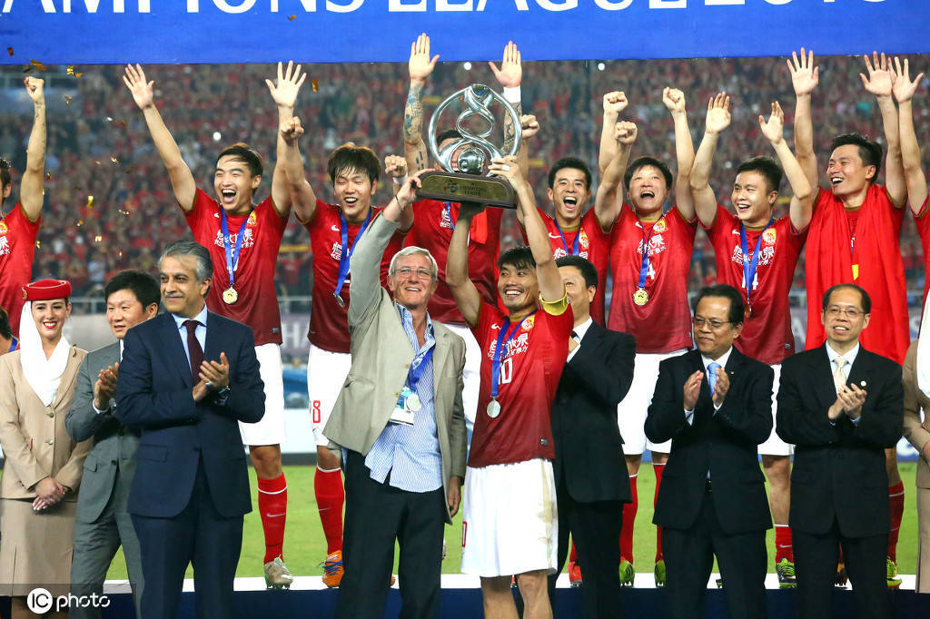 恒大核心球员复出,带领球队连胜领跑 恒大核心球员复出,带领球队连胜领跑